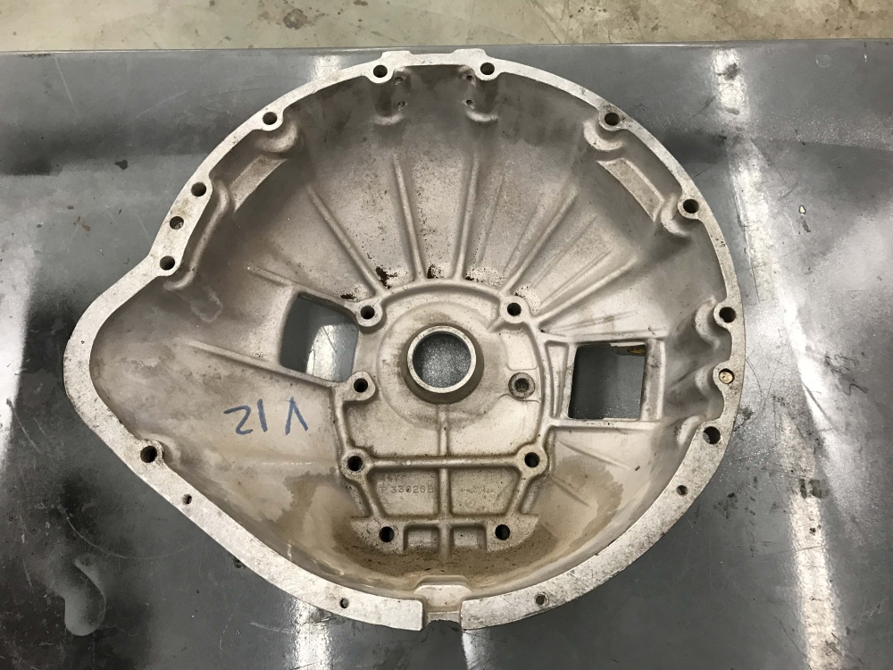Jaguar XKE XJ12 V12 Gearbox Transmission Bell Housing P33626B