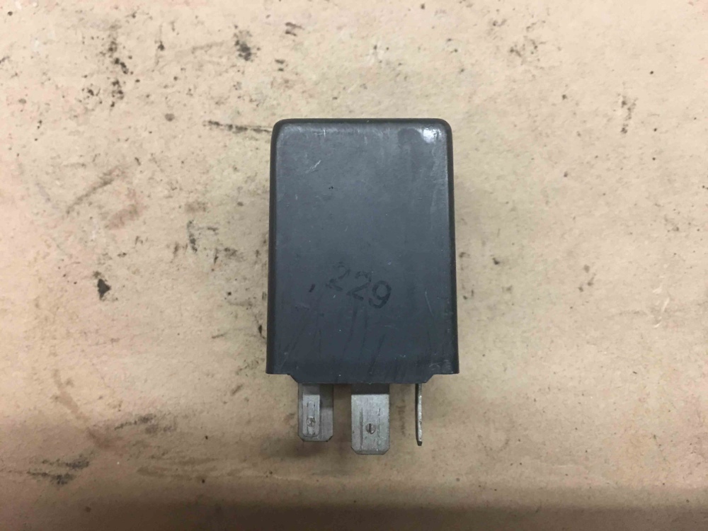 HELLA VW Audi Porsche SEAT BELT WARNING RELAY 171919433 5SA003 17000