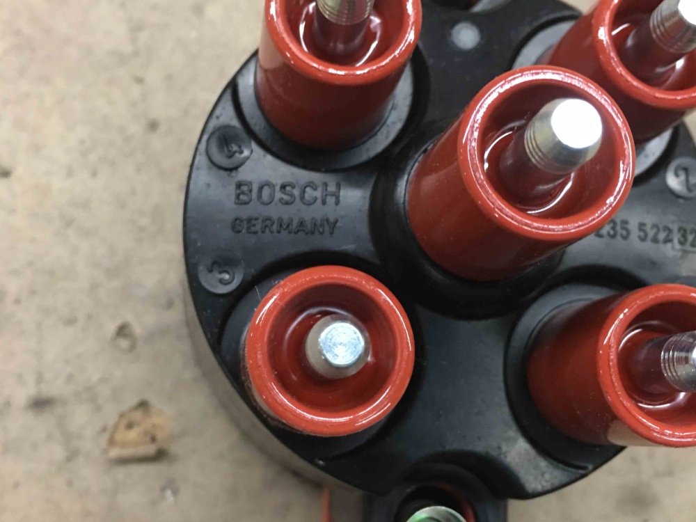 BOSCH Ignition Distributor Cap 1235522327 MERCEDES 190E For Sale