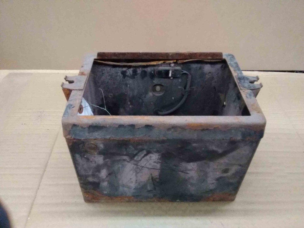 Jaguar XJ6 Battery Box 7.5in x 11in OEM - For Sale, Seattle WA