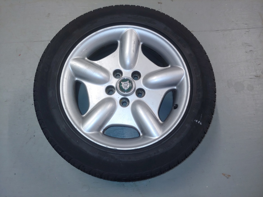 Jaguar XK8 17 inch Alloy Wheel MJA6116 with Michelin Tire 245/50 ZR17