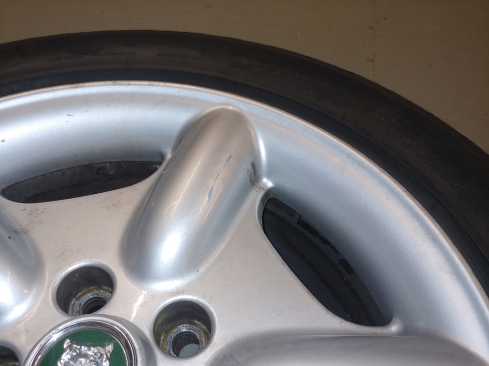 Jaguar XK8 17 inch Alloy Wheel MJA6116 with Michelin Tire 245/50 ZR17