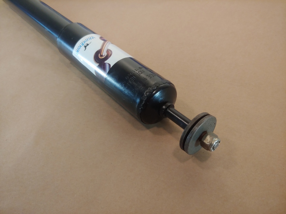 Woodhead Rear Gas Shock Absorber Set For Jaguar XJR XJ8 VDP X308 – MNC3540AA, KG6796 – 2-Year Warranty