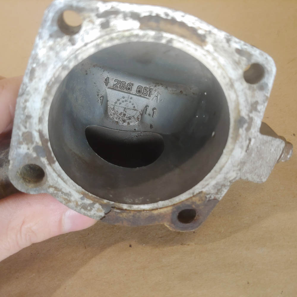 BMW E24 635CSI E28 535i 19811996 Original Thermostat Housing 1268651