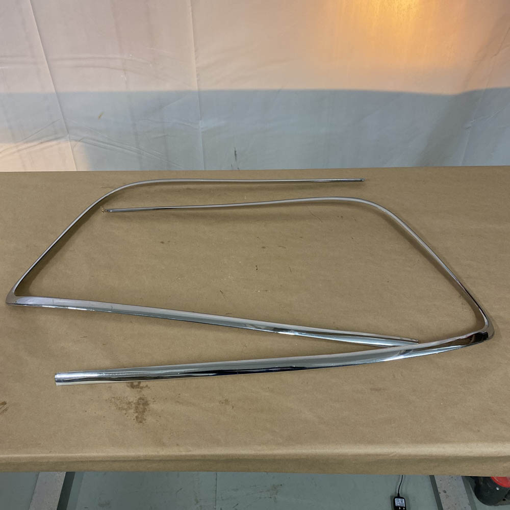 Original Jaguar Mk 10 Mk X 4.2 Front Windscreen Windshield