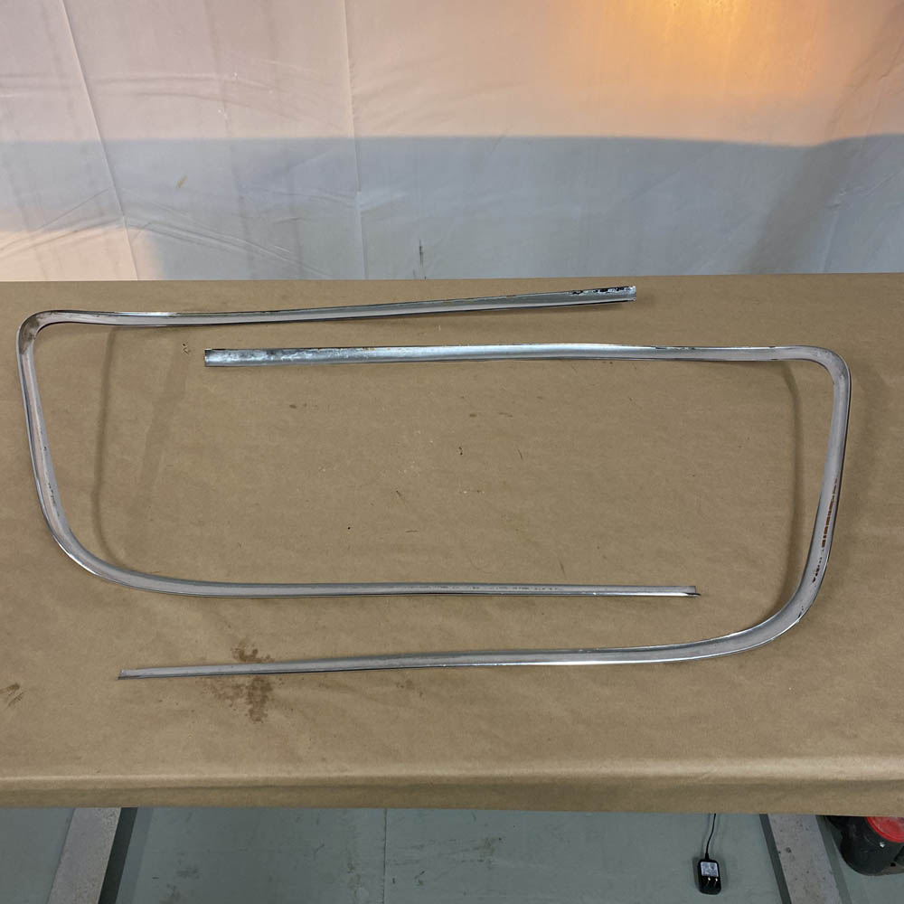 Original Jaguar Mk 10 Mk X 4.2 Front Windscreen Windshield Chrome