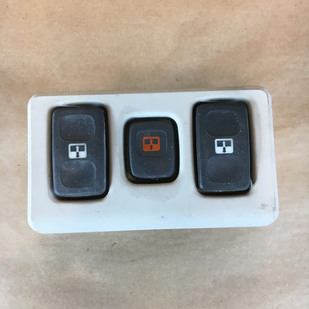 OEM 19942004 Land Rover Discovery Sunroof Switch Pack Controls