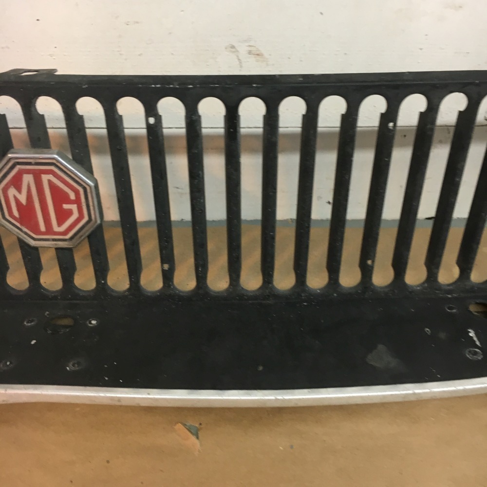 OEM 19701972 MG MGB GT Recessed Fishmouth Front Radiator Bumper Chrome