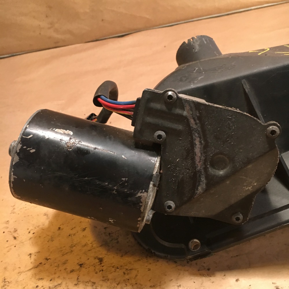 OEM 19931997 Jaguar XJ6 Windshield Wiper Motor Assembly Housing