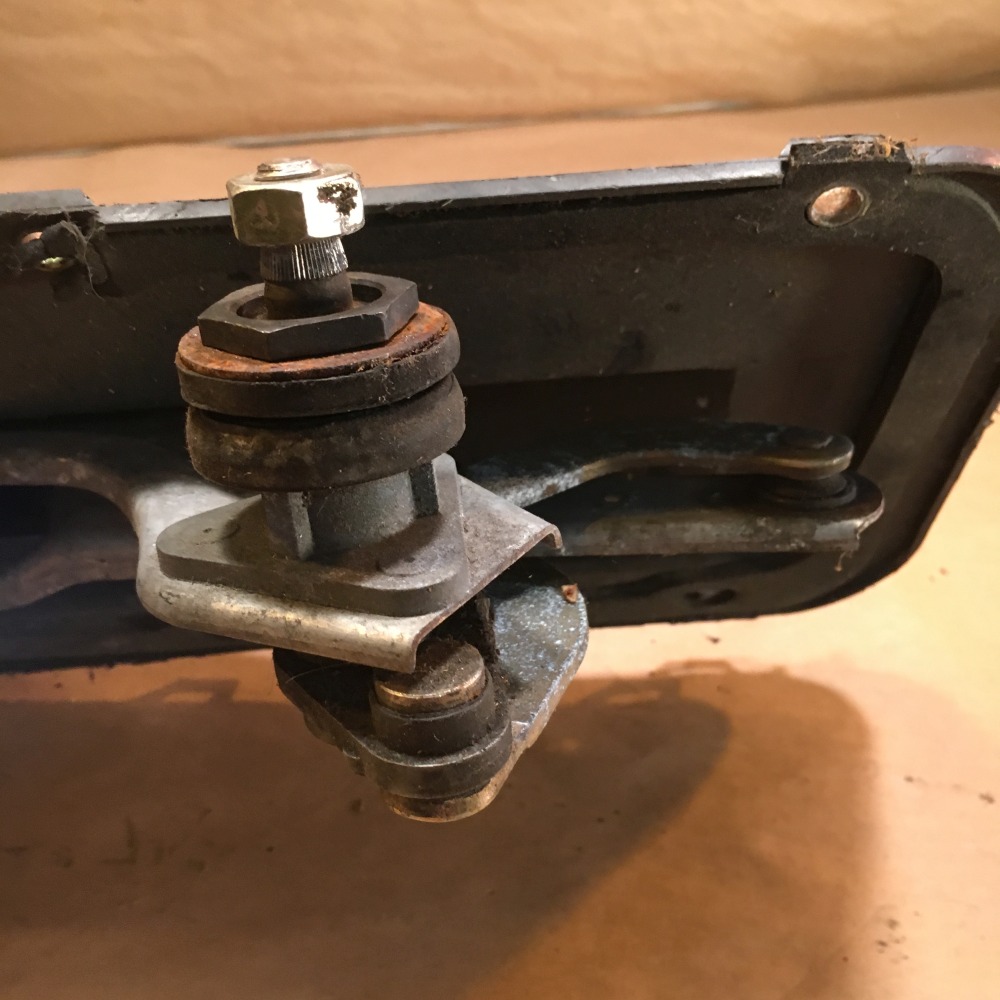 OEM 19931997 Jaguar XJ6 Windshield Wiper Motor Assembly Housing