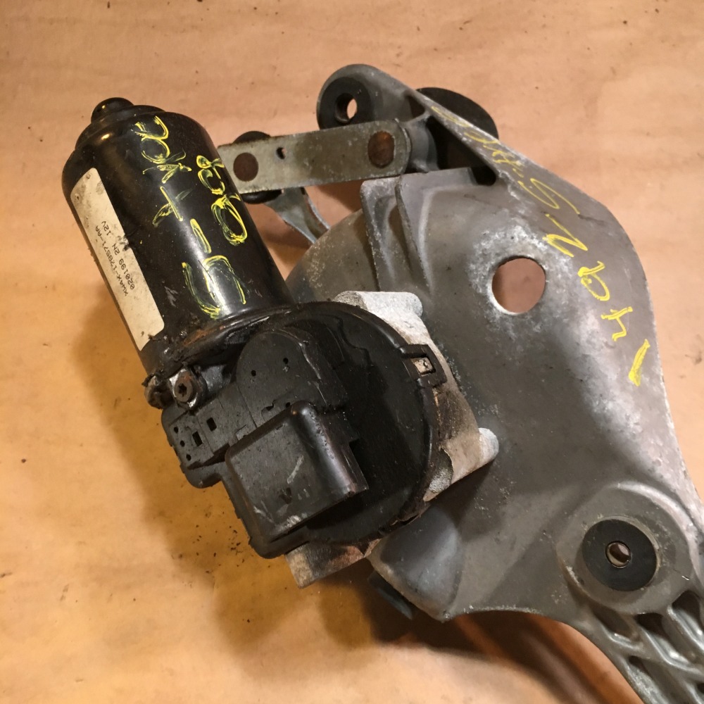 OEM 199907 Jaguar SType Windshield Wiper Motor Bracket PC LH 9162464