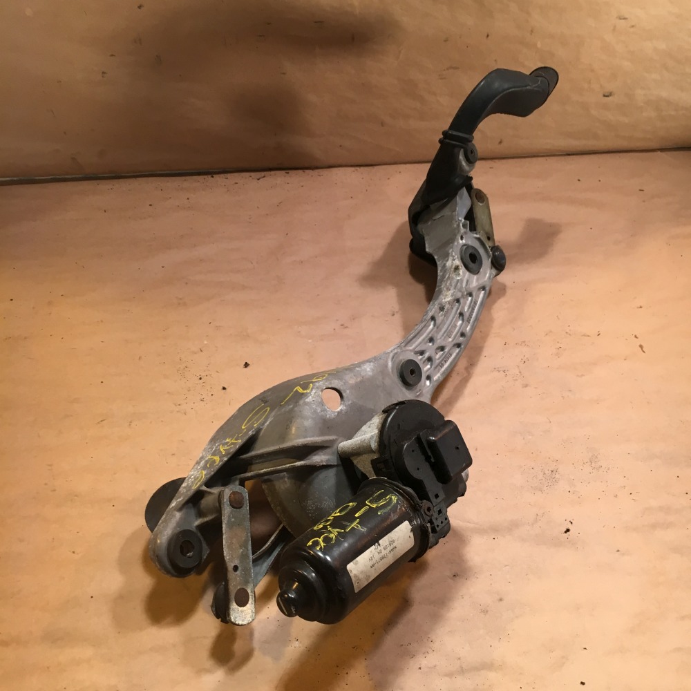 OEM 199907 Jaguar SType Windshield Wiper Motor Bracket PC LH 9162464