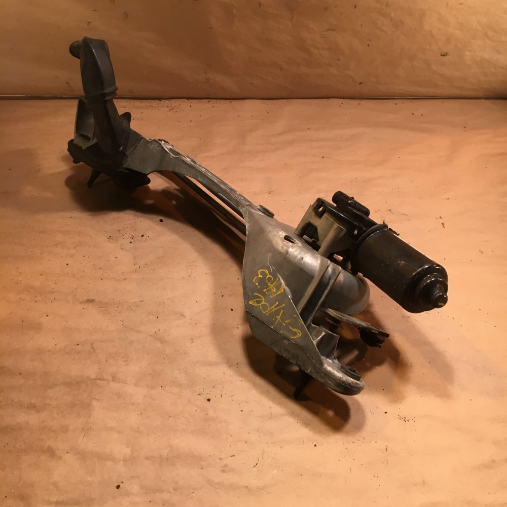 OEM 199907 Jaguar SType Windshield Wiper Motor Bracket PC LH 9162471