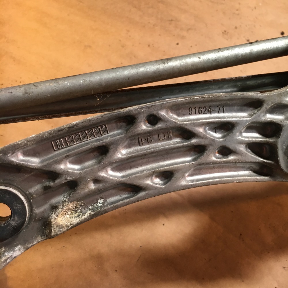 OEM 199907 Jaguar SType Windshield Wiper Motor Bracket PC LH 9162471