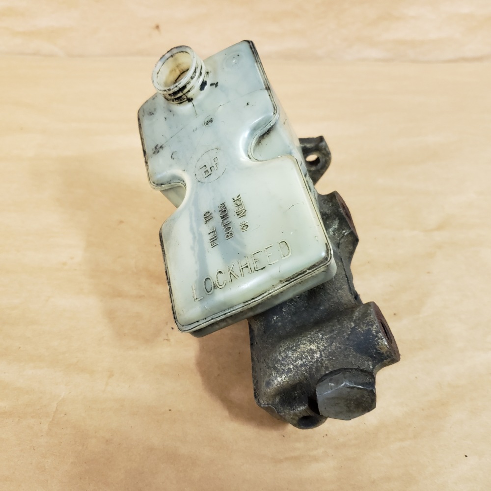 MG MGB 197580 Original Brake Master Cylinder AP 3212450 w/ Reservoir