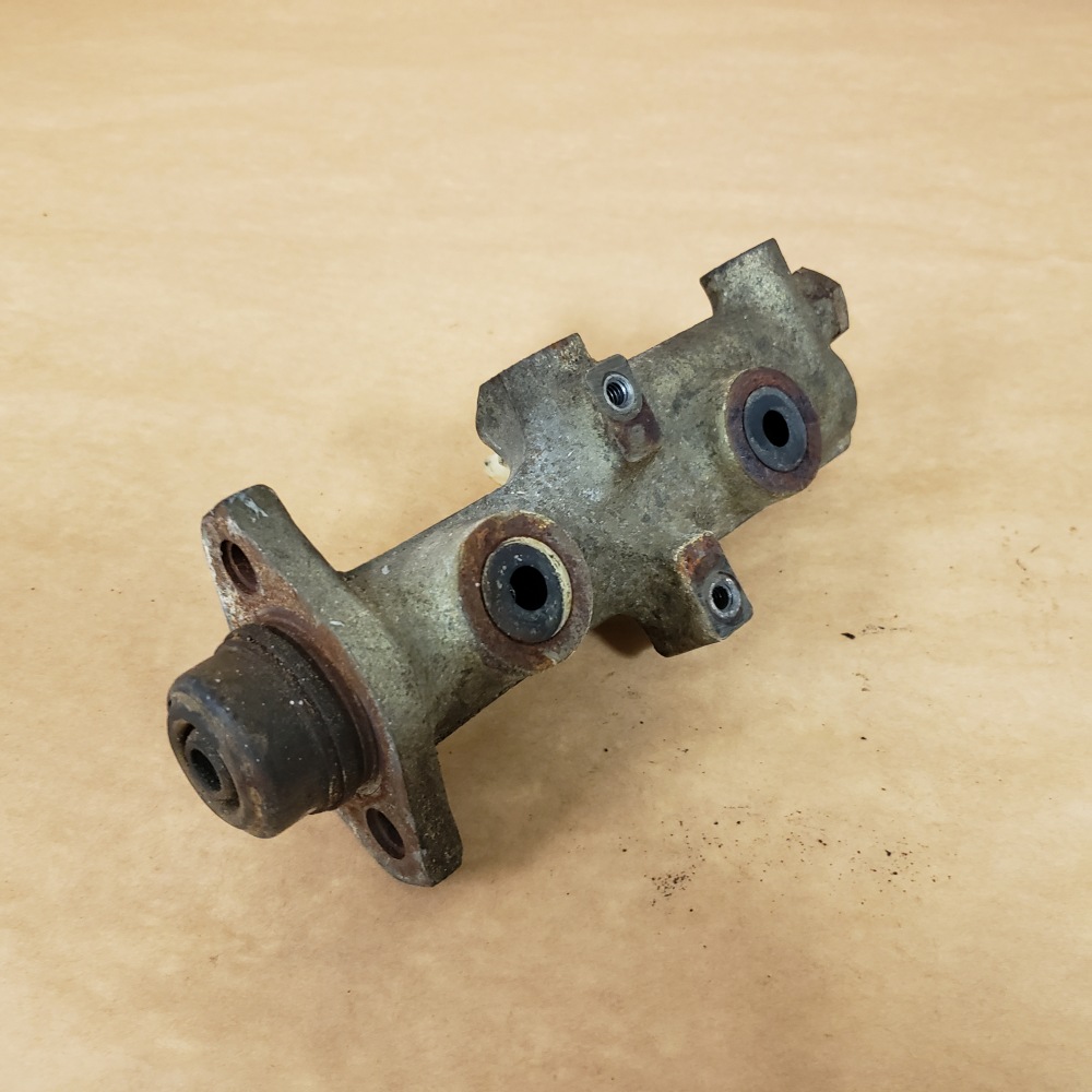 Triumph TR7 TR8 Original Brake Master Cylinder AP Lockheed 3212450 OEM