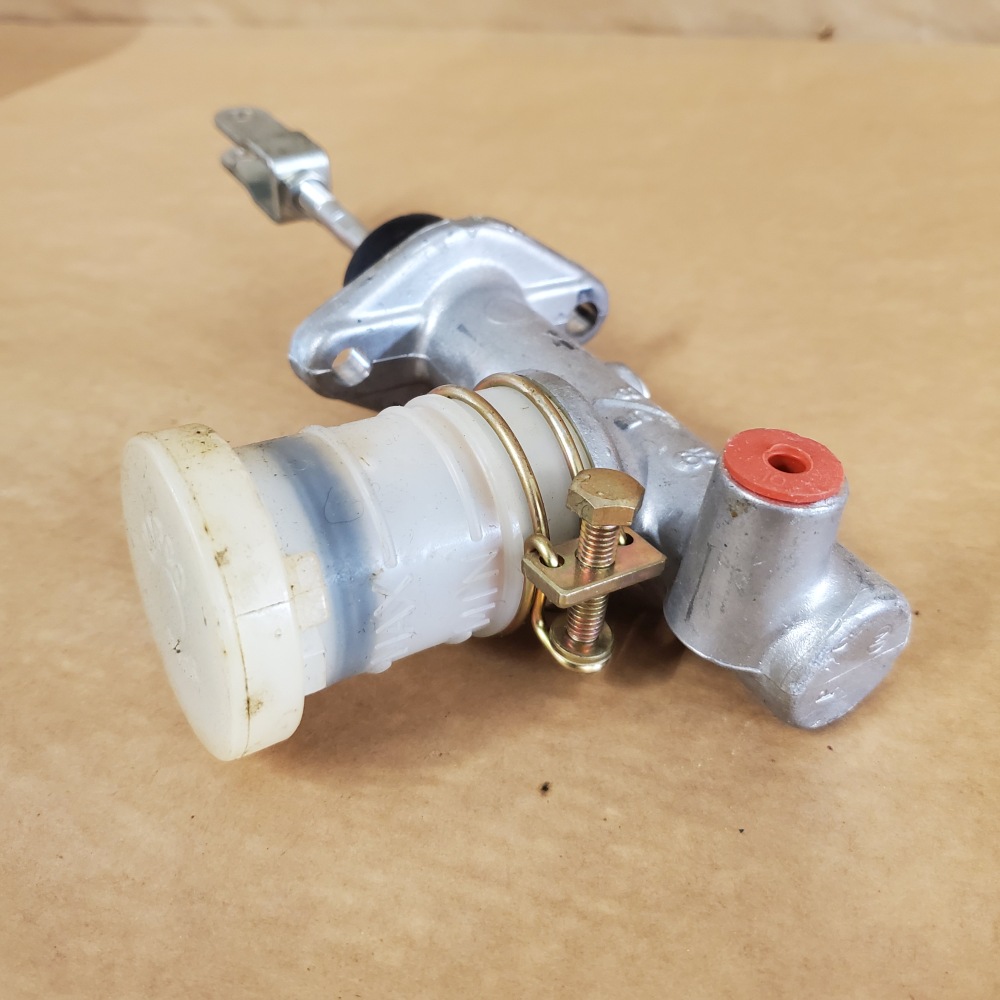 OEM 1990 - 1998 Nissan 240SX Clutch Master Cylinder 5/8