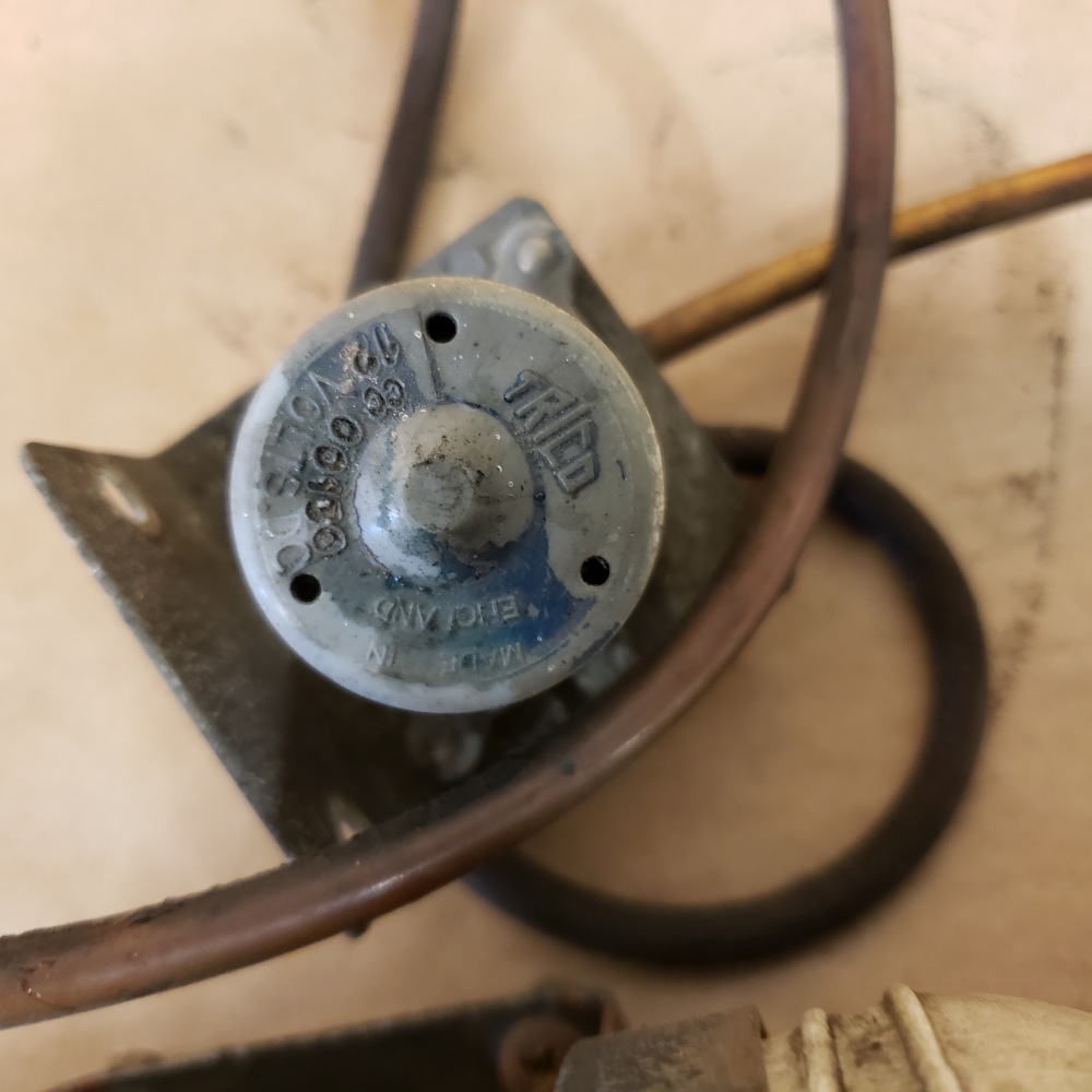 MG MGB 196272 Windshield Washer Bottle with Bracket and Pump For