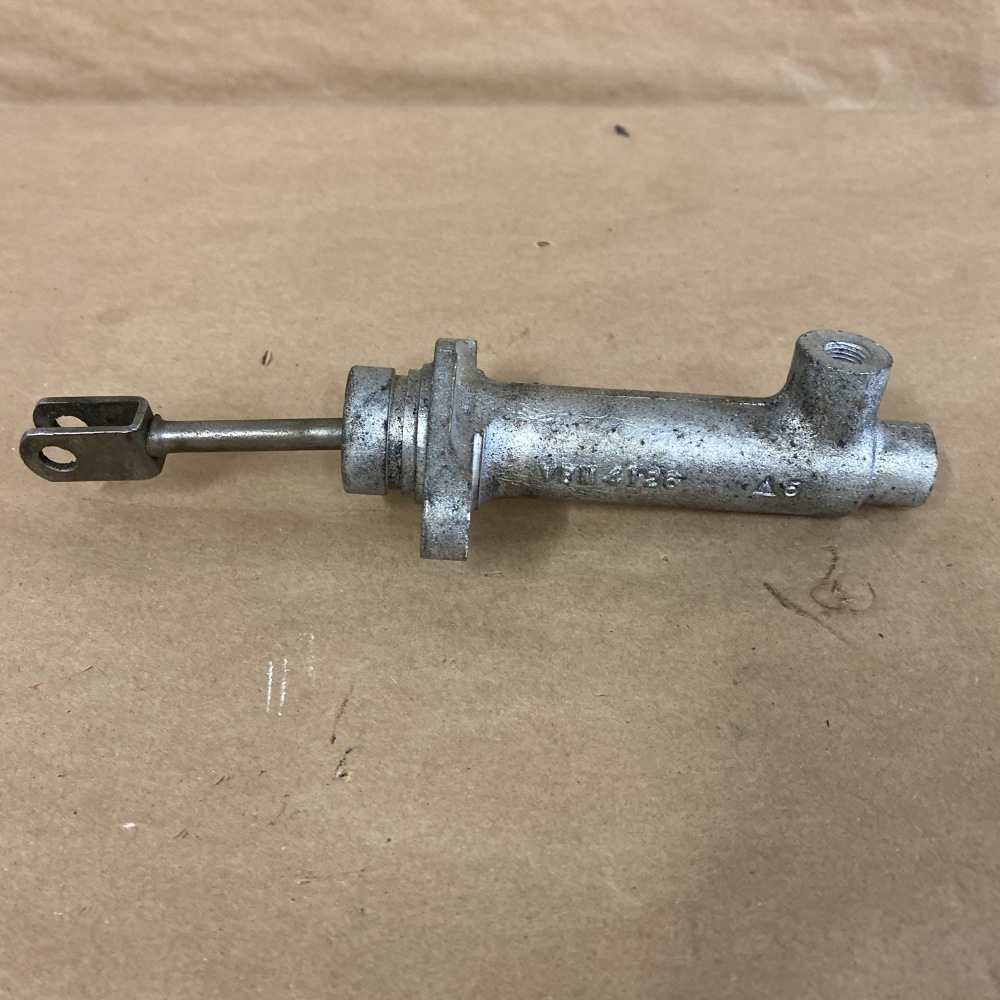 Original Jaguar XKE EType S1 3.8 Dunlop 5/8 Brake Master Cylinder