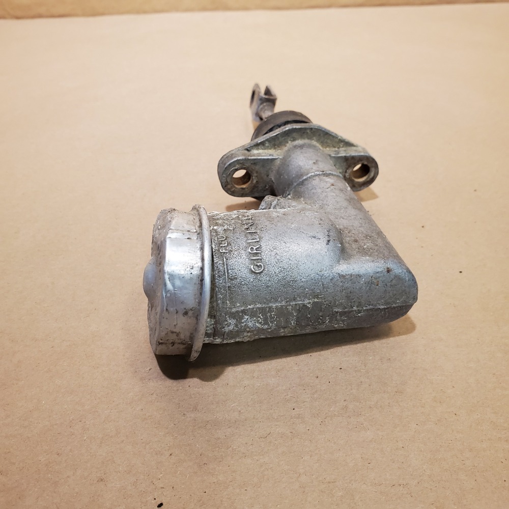 OEM 19671976 Triumph TR6 TR250 Girling Clutch Master Cylinder Original