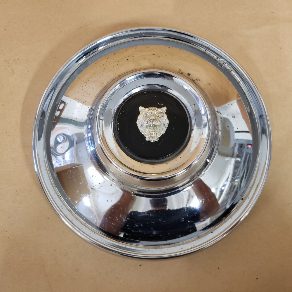Jaguar XKE EType XJ6 XJ12 19691979 Original Chrome 9in Wheel Hub Cap