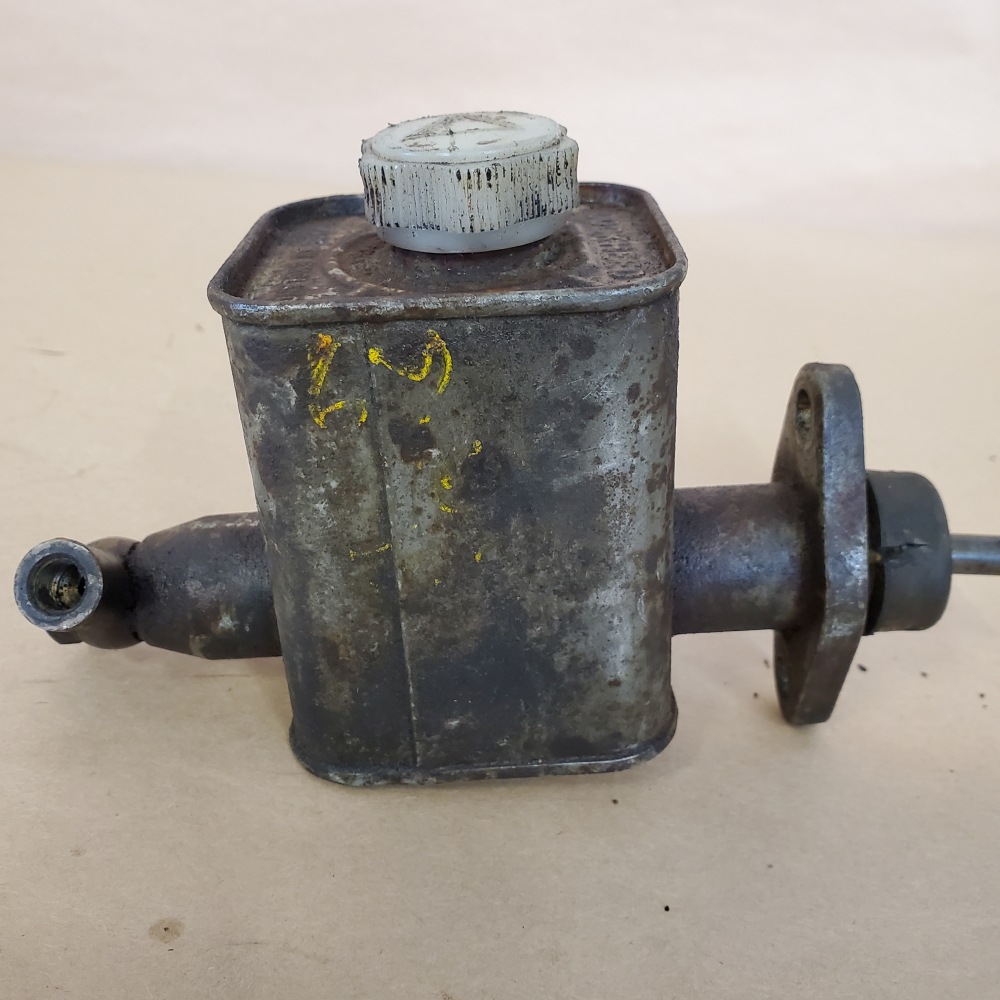 MG MGB 196267 Original Lockheed Square Reservoir Brake Master Cylinder