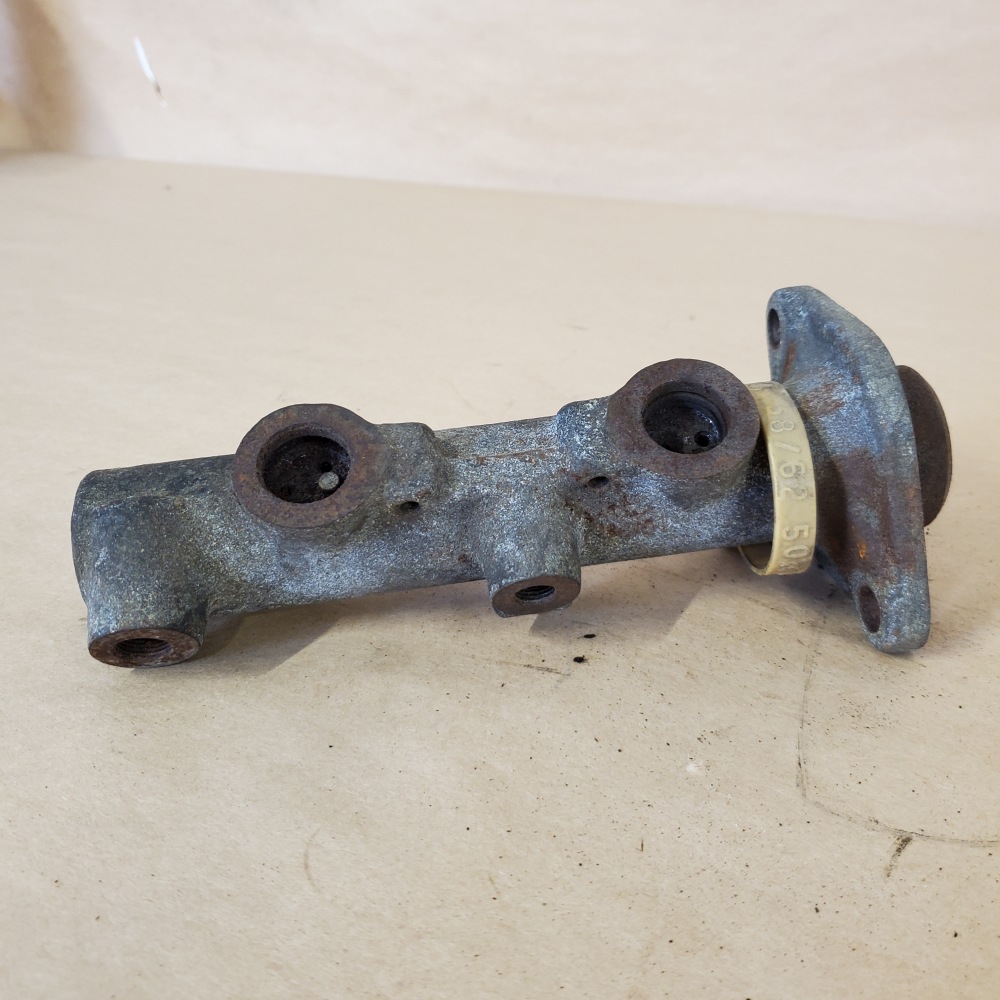 Jaguar XJ6 XJ12 19781987 Original Girling Brake Master Cylinder OEM