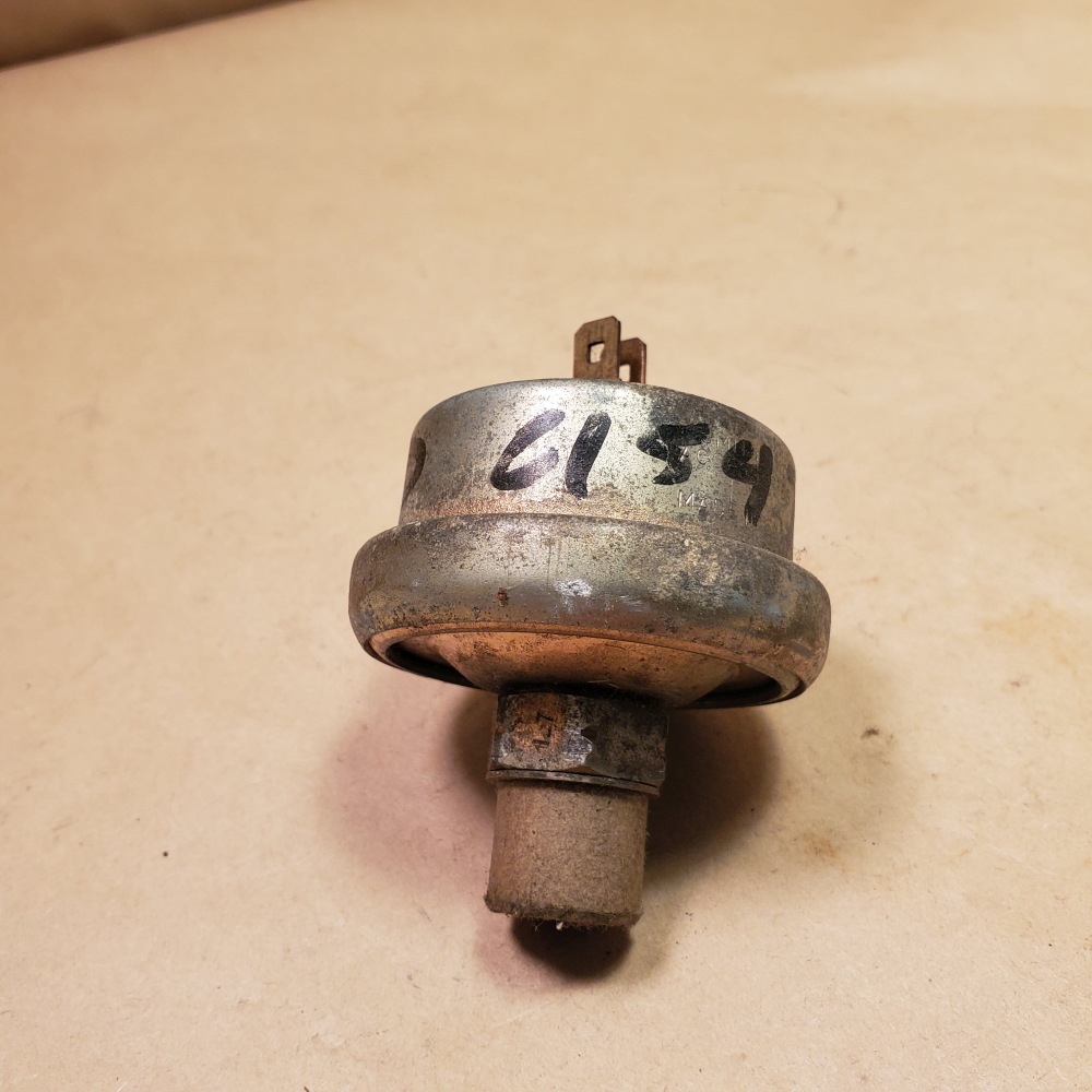 NOS Jaguar XKE EType Series 1, 2 MK2 Oil Pressure Sender 60 PSI PT