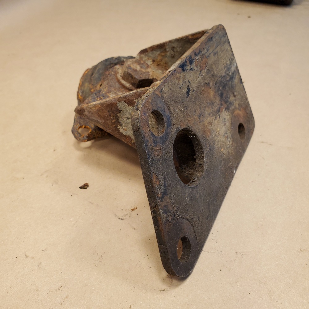 Jaguar XKE EType Series 1 Series 2 Engine Mount Bracket LH Side C15849