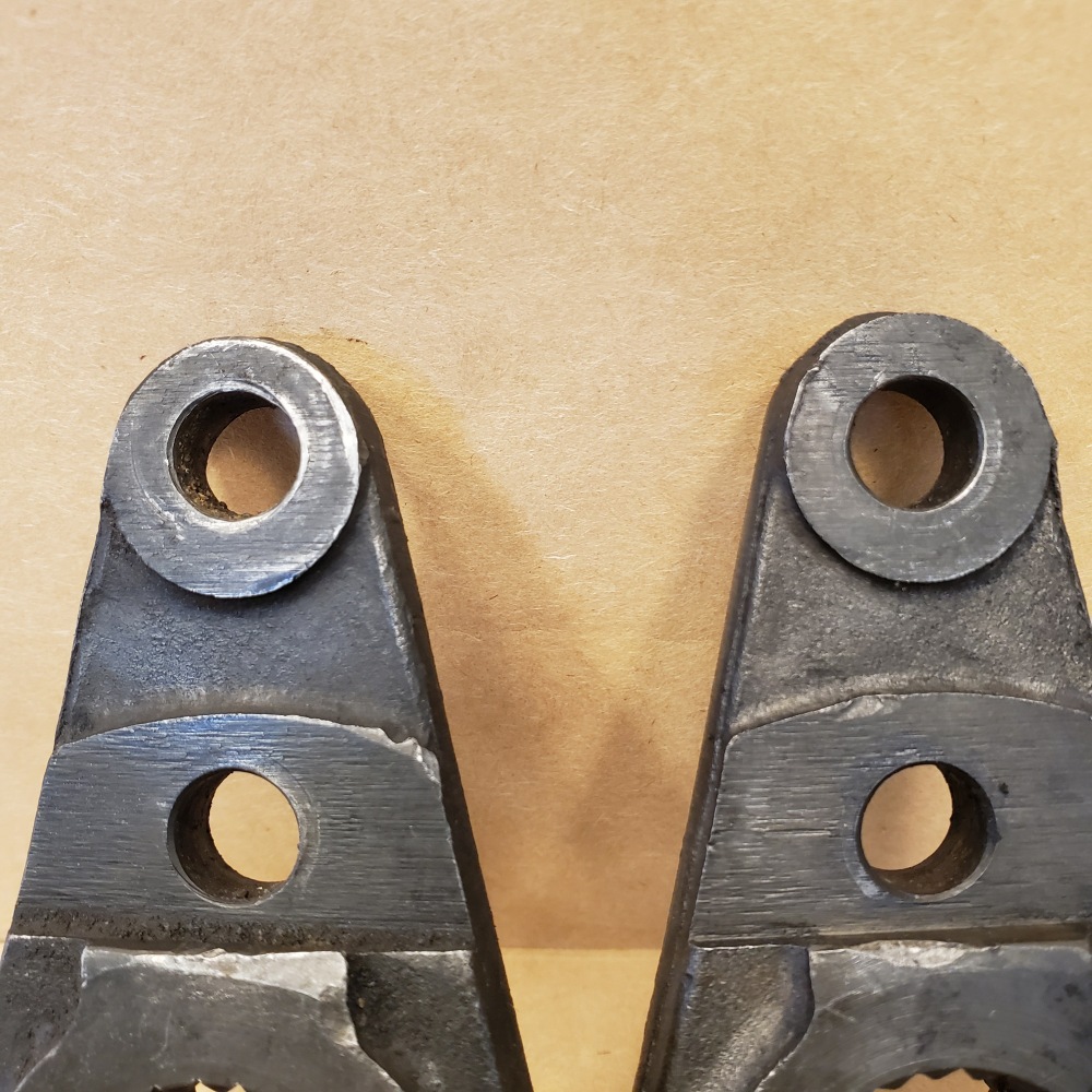 Jaguar XKE EType Series 1 2 Torsion Bar Mounting Bracket Pair C19379