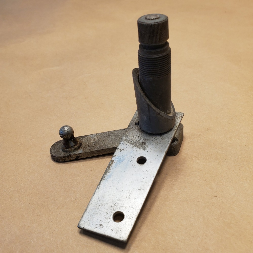 Jaguar XKE EType Series 1 Series 2 Wiper Rack Spindle Right Hand Side