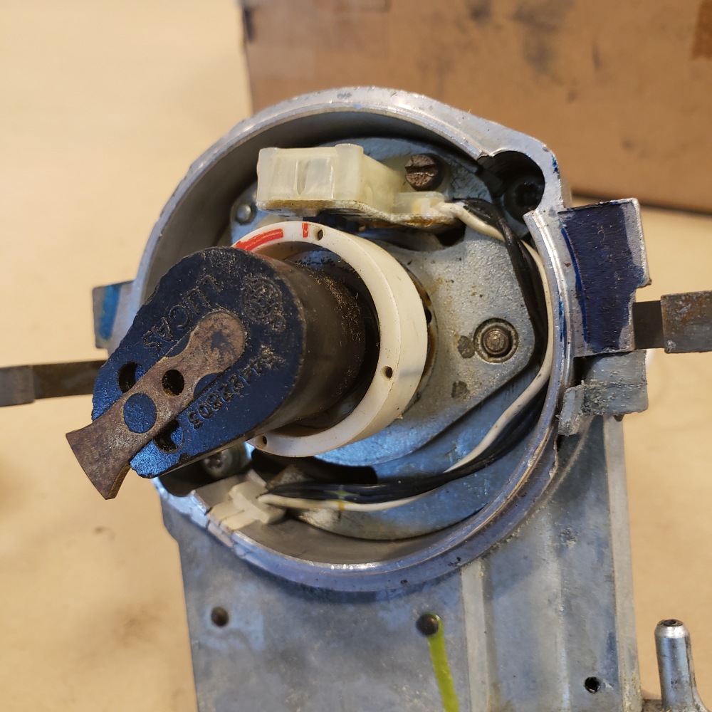 197780 MG MGB Lucas 41693A 45DE4 Distributor Dated 10/77 NOS For