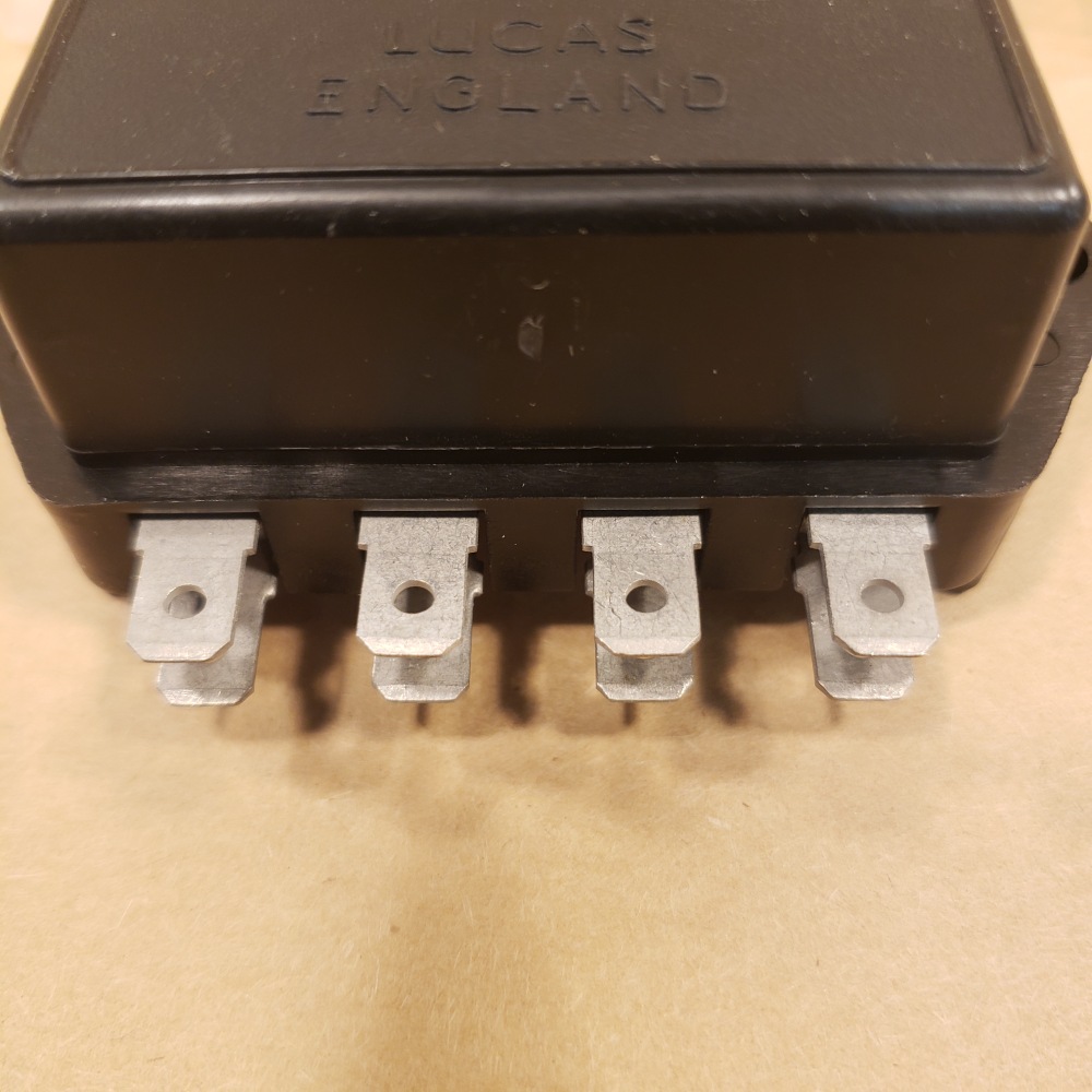 Lucas 7FJ 4-Way Fuse Box & Cover – 37552, 37H4727 For Mini, Triumph, Austin, Classic British