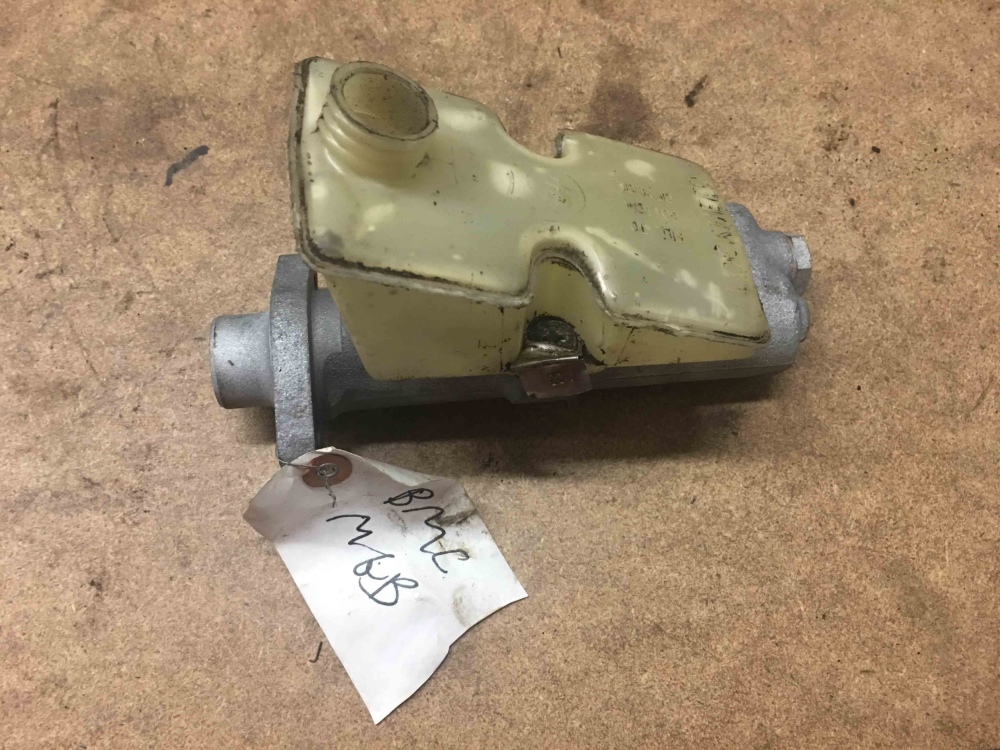 LOCKHEED MG MGB Brake Master Cylinder With Reservoir 3212408 eBay